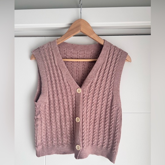 Women's Cable Knit Sleeveless Sweater Vest - taupe - Picture 2 of 5